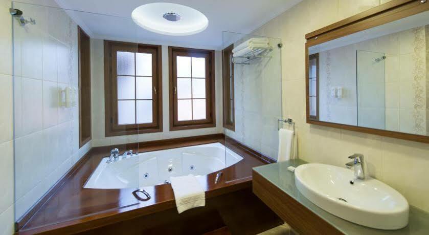 Cesmeli Konak Hotel Силиври Экстерьер фото